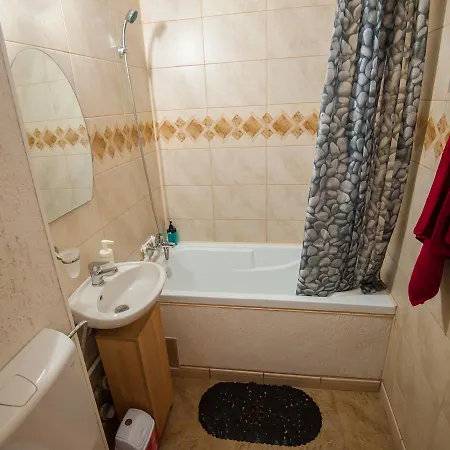 Titan Studio B Apartment