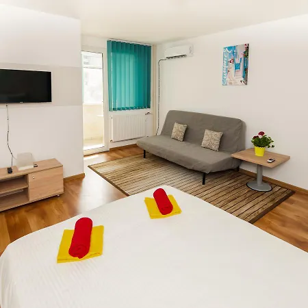 Titan Studio B Apartment *